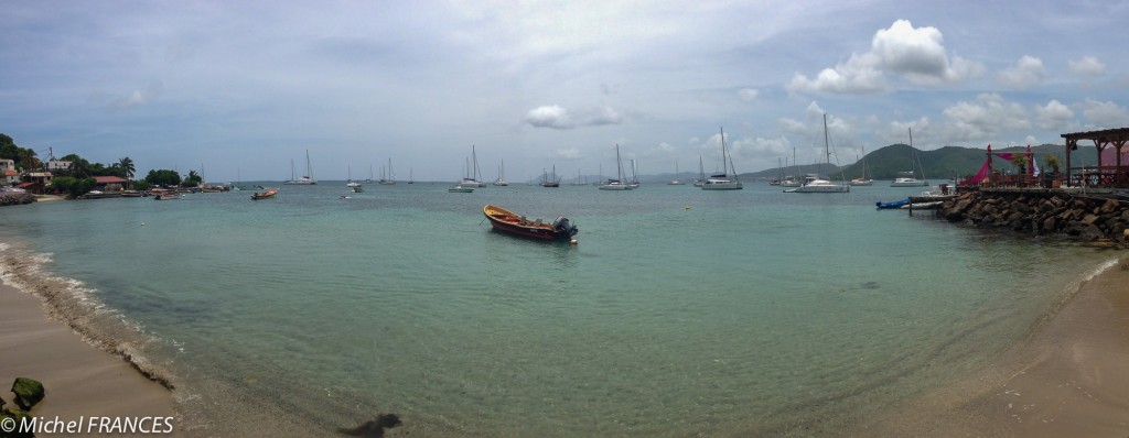 Le mouillage de Sainte-Anne un peu déformé par l'iPhone Le mouillage de Sainte-Anne un peu déformé par l'iPhone